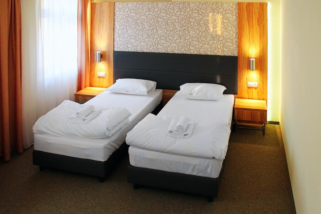 Hotel Przy Baszcie Legnica Ruang foto